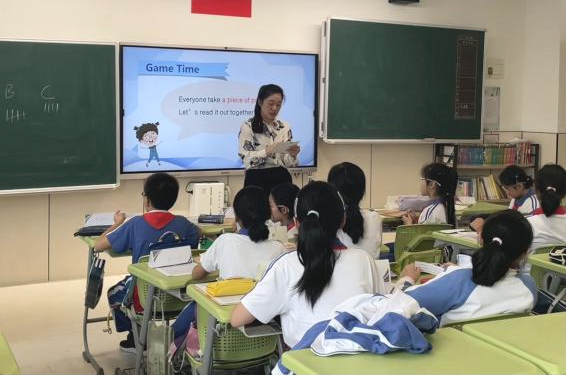 培训动态,自信演讲展现风采国培中心携手新莲小学中英双语模联课程圆满结课自信演讲，展现风采——国培中心携手新莲小学中英双语模联课程圆满结课,国培中心